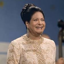 كوكب الشرق أم كلثوم أسطورة في صور لمناسبة ذكرى وفاتها | مجلة سيدتي