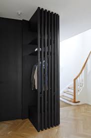 Moderne garderobe in old wood vontage in kombination mit betonoptik in dunkelgrau. Garderoben Garderoben Garderoben Small Entrance Halls Living Room Decor Inspiration Hall Interior