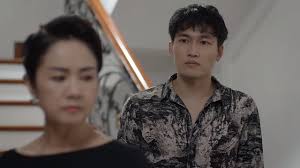 Ở diễn biến tập 17 phim 'hướng dương ngược nắng' có thể thấy trí đã phải rời nhà họ cao. 63ozmyvh9gwiym