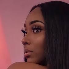 Danielle Stemper's Instagram, Twitter & Facebook