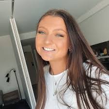 Lily Kramer's Instagram, Twitter & Facebook