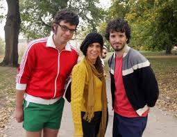 Roberto est un jeune avocat ambitieux ; Flight Of The Conchords S02e06 L Amour A Ses Raisons Serie Programme Tv Replay