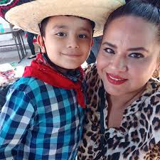 Eres el amor de mi vida ,lo que tanto pedía . Mi compañero de todo !!! Mi  hijo adorado . Gracias por dejarme ser tu mamá . Mi bello Cristian .