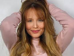 Sua carreira ganhou destaque ainda quando criança, fez novelas, filmes, participou de peças teatrais e com pouca idade já conquistava. Larissa Manoela Fara Seu Primeiro Crianca Esperanca Popline