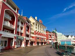 Adjacent to crescent lake, the villas are nestled right on disney's boardwalk where guests will hum to the beat of ragtime tunes, stroll through picturesque gardens, and try a turn at classic carnival games. Boardwalk Villas Deluxe Studio Photo Tour Dvc Store Blog