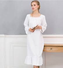 Il y en a pour tous les goûts ! Chemise De Nuit Blanche Longue Pour Femmes Vetement De Grande Taille En Coton Avec Des Etoiles Et Des Films De Princesse Aliexpress