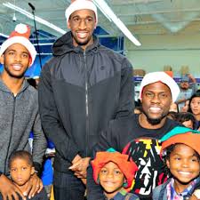 Nba star chris paul revealed that he training his son, chris jr, in basketball amid quarantine. Chris Paul Kevin Hart And Chase Celebrate Holiday Giving With Children Across Los Angeles Los Angeles Sentinel Los Angeles Sentinel Black News