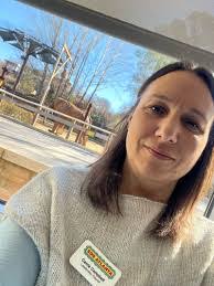 Lisa Vankirk's Instagram, Twitter & Facebook