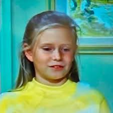 Eve as sweet Jan Brady. Can anyone identify this episode of “The Brady  Bunch”? #EvePlumb #EvePlumbFan @theeveplumb