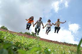 21 Ways To Build Strong Friendships