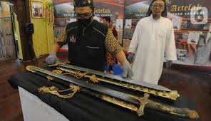 Wali kota probolinggo sidak museum rasulullah from api.jatimnet.com. Artefak Peninggalan Nabi Muhammad Di Probolinggo Wisata Religi Yang Diakui Dunia Merdeka Com