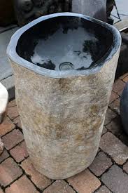 Es fügt sich perfekt in jeden einrichtungsstil ein. Standwaschbecken Aus Naturstein Basalt