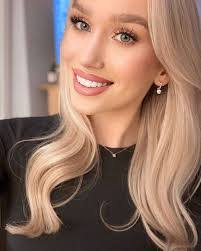 Elaine Owen's Instagram, Twitter & Facebook