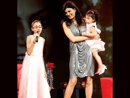Sushmita Sen 38 Birthday Renee Alisah Pictures Filmibeat She was adopted on 30 june 2000.