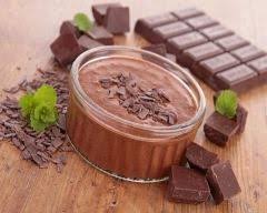Mousse Au Chocolat Noir Et Ses Pepites Recette Mousse Au Chocolat Alimentation Chocolat Maison