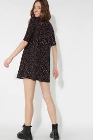 Vestito corto manica corta scollo tondo in tela di cotone stropicciata. Vestito Manica Corta In Maglina Smock Dress Tezenis