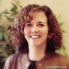 Lori Barczak's Instagram, Twitter & Facebook