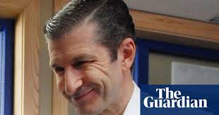 Ese personaje de The Bill que James se acuerda salió en las noticias. :  r/weeklyplanetpodcast