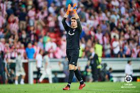 Unai simón is a goalkeeper footballer from spain who plays for bilbao br in pro evolution soccer 2021. Unai Simon The Golden Boy Of The San Mames Inside Athletic