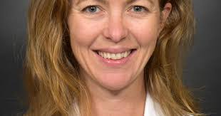 Jessica Crothers's Instagram, Twitter & Facebook