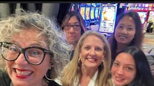 WHO DID WHAT? LIVE CHAT ABOUT TODAYS DISTURBING FINDINGS IN THE SLOT  COMMUNITY ‪@LoriLuckbox‬