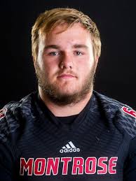 Flint-area sports roundup: 32 wrestlers win individual district  championships