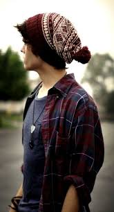 Les saisons s'y reflètent, à l'allure classique ou plutôt urbaine contemporaine. Bonnet Ponpons Hipster Mens Fashion Hipster Fashion Mens Fashion