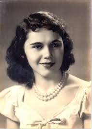 Lisa Bevins's Instagram, Twitter & Facebook