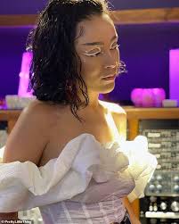 Amala ratna zandile dlamini (born october 21, 1995), known professionally as doja cat, is an american rapper, singer, songwriter, and record producer. Doja Cat Looks Radiant As She Dons A White Ruffled Blouse For Prettylittlething Studio Shoot Aktuelle Boulevard Nachrichten Und Fotogalerien Zu Stars Sternchen