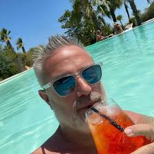 Nick Selič v: osebe