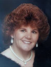 Elaine Waldo's Instagram, Twitter & Facebook