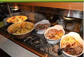 Hotel dorna este situat in nordul statiunii, este renovat si dispune de 149 camere din care 143 sunt camere duble si 6 sunt apartamente, dotari si servicii aceata pune la dispozitia turistilor: Hotel Dorna Mamaia