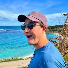 Except it's distorted house music instead 🤣 ~ ~ ~ #memecut #clubbing  #feverdream