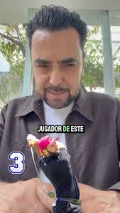 Chocolate de la suerte! 🍀🍫 @fidel.baeza recibió a @marycarmenlara_ en su  cocina para crear la 'Lucky Frog' que recibieron los jugadores durante su  participación en el @mexicoopen #AztecaGolf #MexicoOpenAtVidanta #AsiSeVive