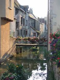 Montargis France The French Version Of Venice Beautiful Http Www Bargetravelpoints Com Regions France Loire Loiret Bienvenue En France Paysage