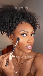 please tell me yall know about @Laura Mercier light catcher powder! i used  the shade honey star and it gives me my favorite glow ✨ im very much a  highlighter girlie and with this one a little goes a ...