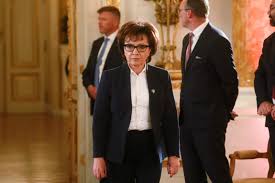 Elzbieta gibiec (born witek) was born on month day 1908, to jozef witek (born wittek) create a free family tree for yourself or for elzbieta witek and we'll search for valuable new information for you. Marszalek Sejmu Elzbieta Witek Odpowiada Holandii Na Uchwale Ws Braku Praworzadnosci W Polsce Nie Mozemy Byc Chlopcem Do Bicia Dziennik Zachodni