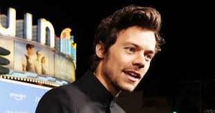 Taylor Swift And Calvin Harris' Long Distance Relationship: Taylor Woos Calvin  Via Text, Deletes Harry Styles' Phone Number