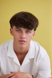 Oliver Webb's Instagram, Twitter & Facebook