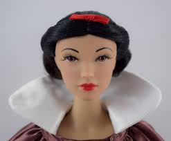 Madame Alexander Snow White 16 inch LE 300 Doll (2008)