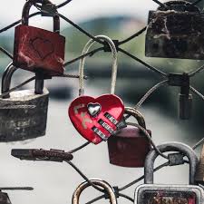 Here is a necklace that i thought that i could share with you guys. Unlock My Chain Single By Myinian Spotify