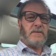 Tell us what it's like to live in the Town Centre. We were there recently  and loved the way you could walk everywhere. We stayed close to the  Convention Centre. The traffic