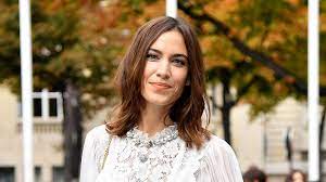 Beacuse they are clearly knows. 11 Medium Length Hairstyles To Take Straight To The Salon Marie Claire