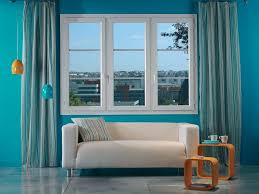 Effectuez les repérages des fixations sur le mur. Fenetres Pvc Lecuyer Stores