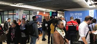 Belle Affluence Aux Rendez Vous De L Emploi De Paris Orly 94 Citoyens