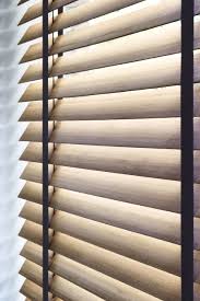 Store Venitien Sur Mesure Par Store Direct Fr Mesure Et Installation Gratuites Storeinterieur Storevenitien D Avec Images Store Venitien Bois Store Venitien Store Bois