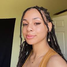 Mayra Tapia Email & Phone Number