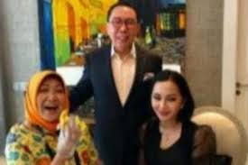 Sebelum mengambil keputusan, menurut otto, dirinya harus bertemu djoko tjandra terlebih dahulu untuk. Djoko Tjandra Didakwa Menggunakan Surat Palsu