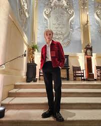 迎風成長的沈月(Ayla) ，以愛繪出自畫像！