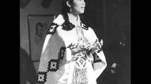 En la década de 1980, aimé painé comenzó a difundir el canto. Mapuche Aime Paine Artista Y Portavoz De La Cultura Mapuche El Canto Era Su Excusa Para Difundir La Cultura Mapuche